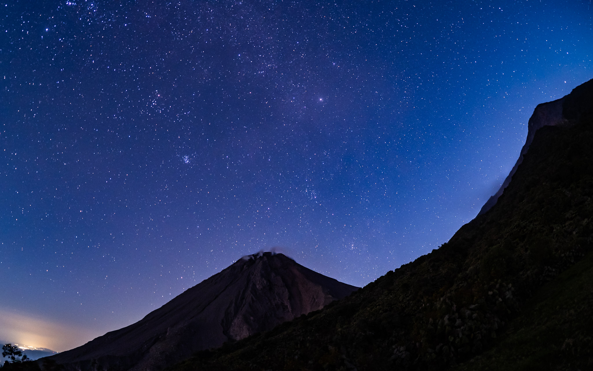 Santa María and Santiaguito under the stars.