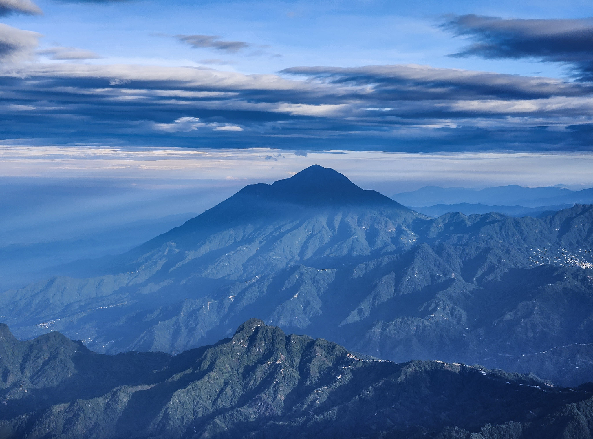Volcán Tacaná seen from the summit of Tajumulco.